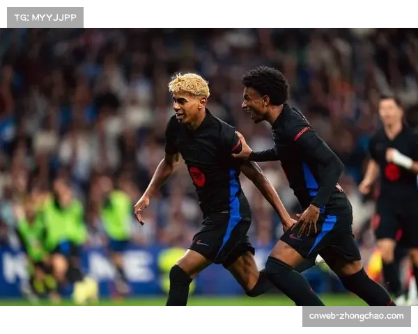 西甲：巴塞罗那3-2逆转皇家马德里，亚马尔补时绝杀。